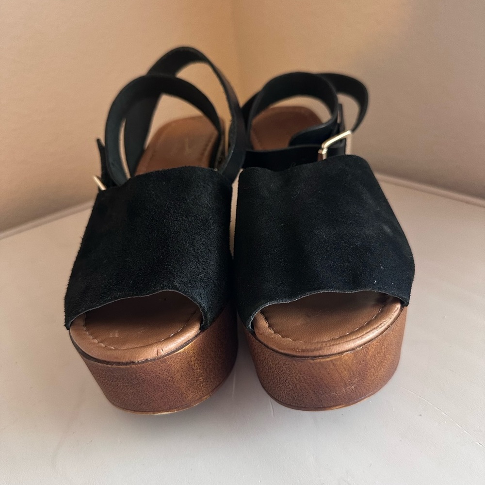 Seychelles Forward Wedge - Picture 2 of 8